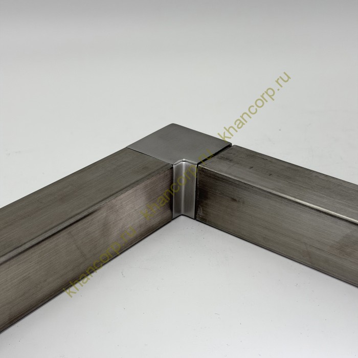 Отвод для поручня FOP-40p.07 с пазом для трубы 40*40 мм, GRIT 320, нержавейка/матовый