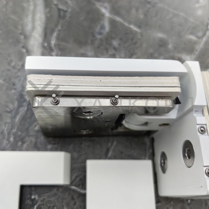 Петля Аврора FDP-184 стекло-стекло 90˚ с крышками, латунь/белый