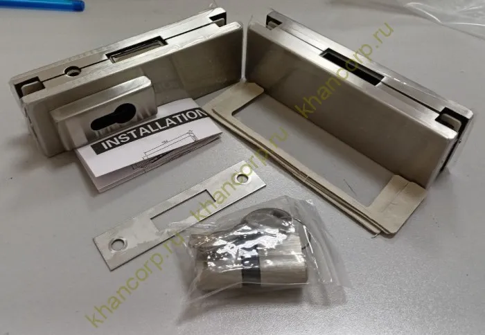 Замок FKZ-40 центральный с ответной частью ключ/ключ, нержавейка/матовый