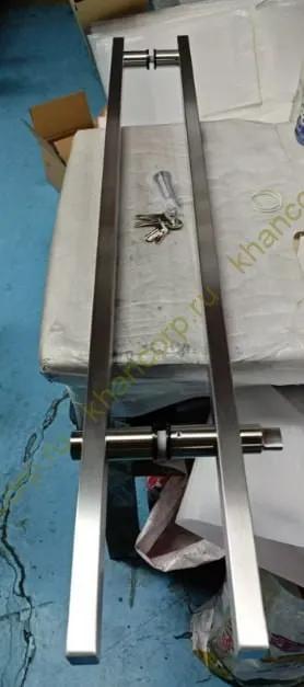 Ручка FKR-214 для стеклянной двери 25х38х1125x1500ммх1 мм с замком, нержавейка/матовый