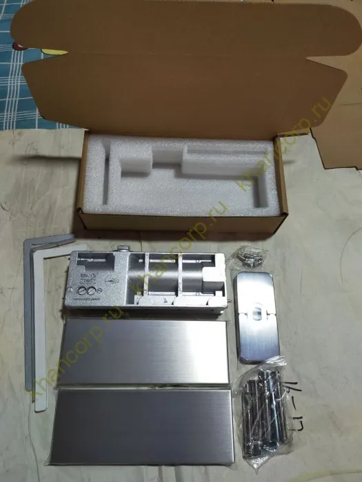 Петля с доводчиком. FKD-05 нагрузка от 60 до 100 кг, нержавейка/матовый